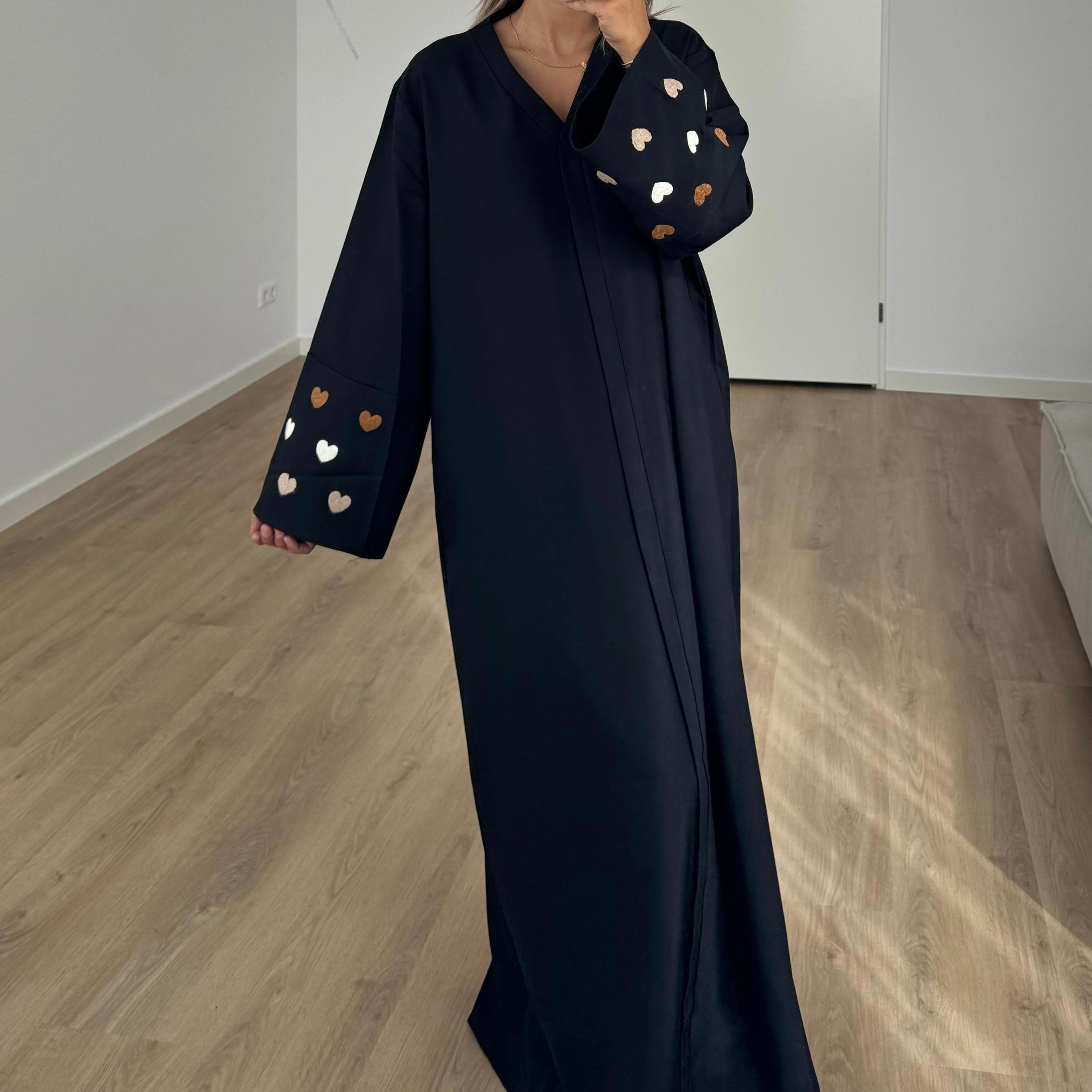 ABAYA HEART BLACK